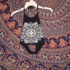 Black cropped tank top